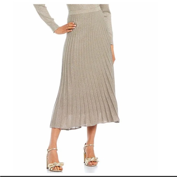 ANTONIO MELANI Dresses & Skirts - NWT Antonio Melani Donna Pleated
Metallic Pull-On Midi Skirt